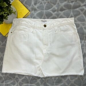 Like New FRAME Le Mini Skirt in White Denim Size 29